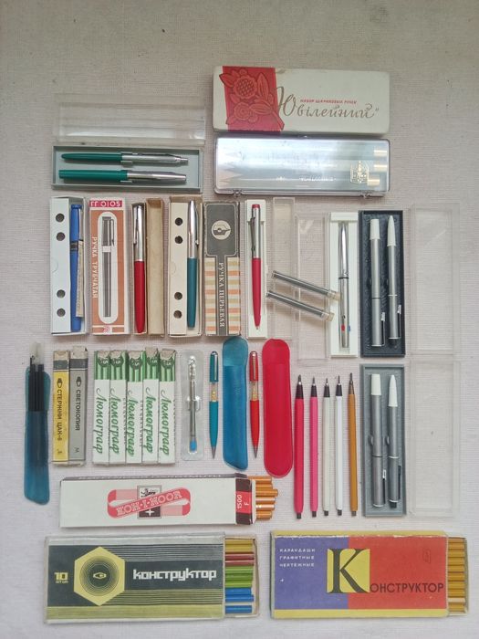 Карандаши цветные , простые , канцтовары СССР Чехословакия НОВЫЕ