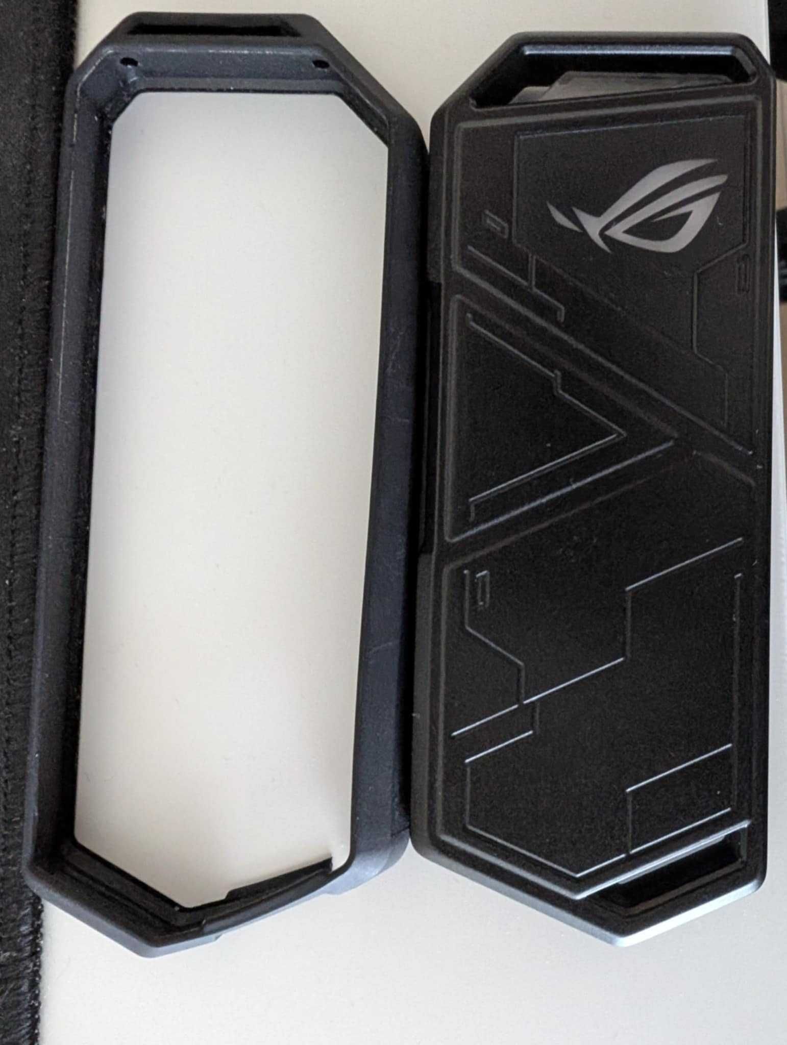 Чекмедже за SSD ASUS ROG Strix Arion M.2 NVME SSD