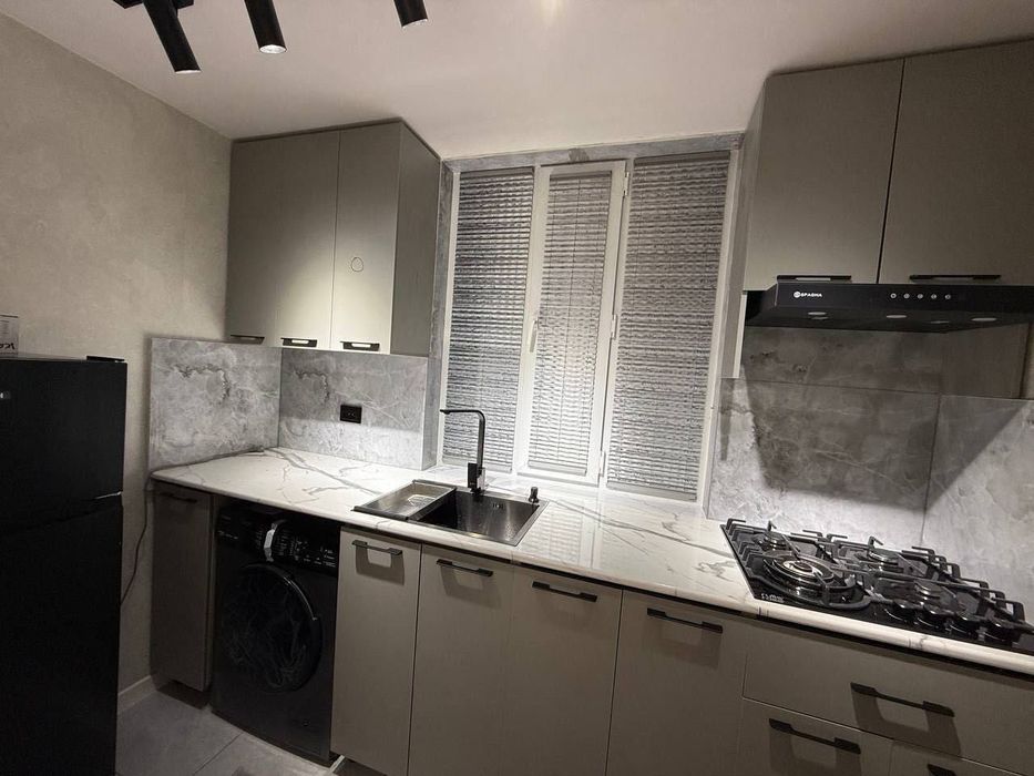 Сдается 3x комнатная квартира 
С обстановкой ЛЮКС в горде Алмалыке