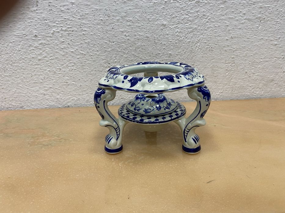 Белгийска порцеланова поставка и спиртник за чайник на Boch Belgium