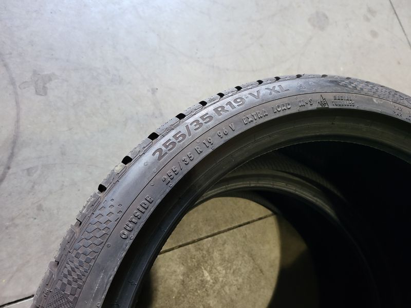 255/35/19//225/40/19 Continental