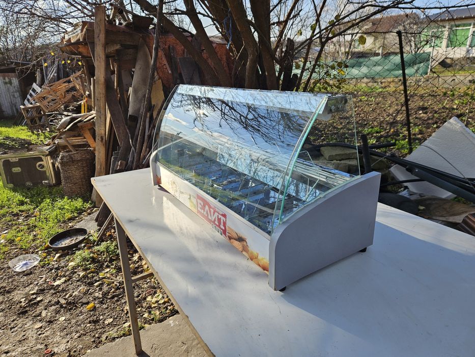 Топла Витрина настолна хоризонтална за Ядки 6 вида