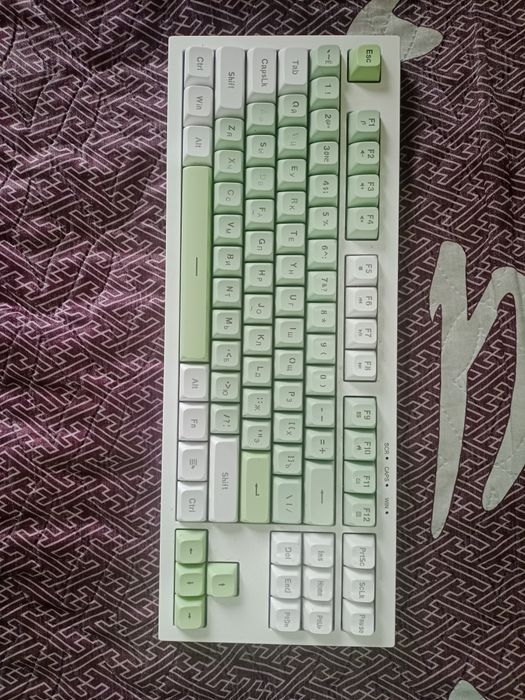 Продам игровую клавиатуру