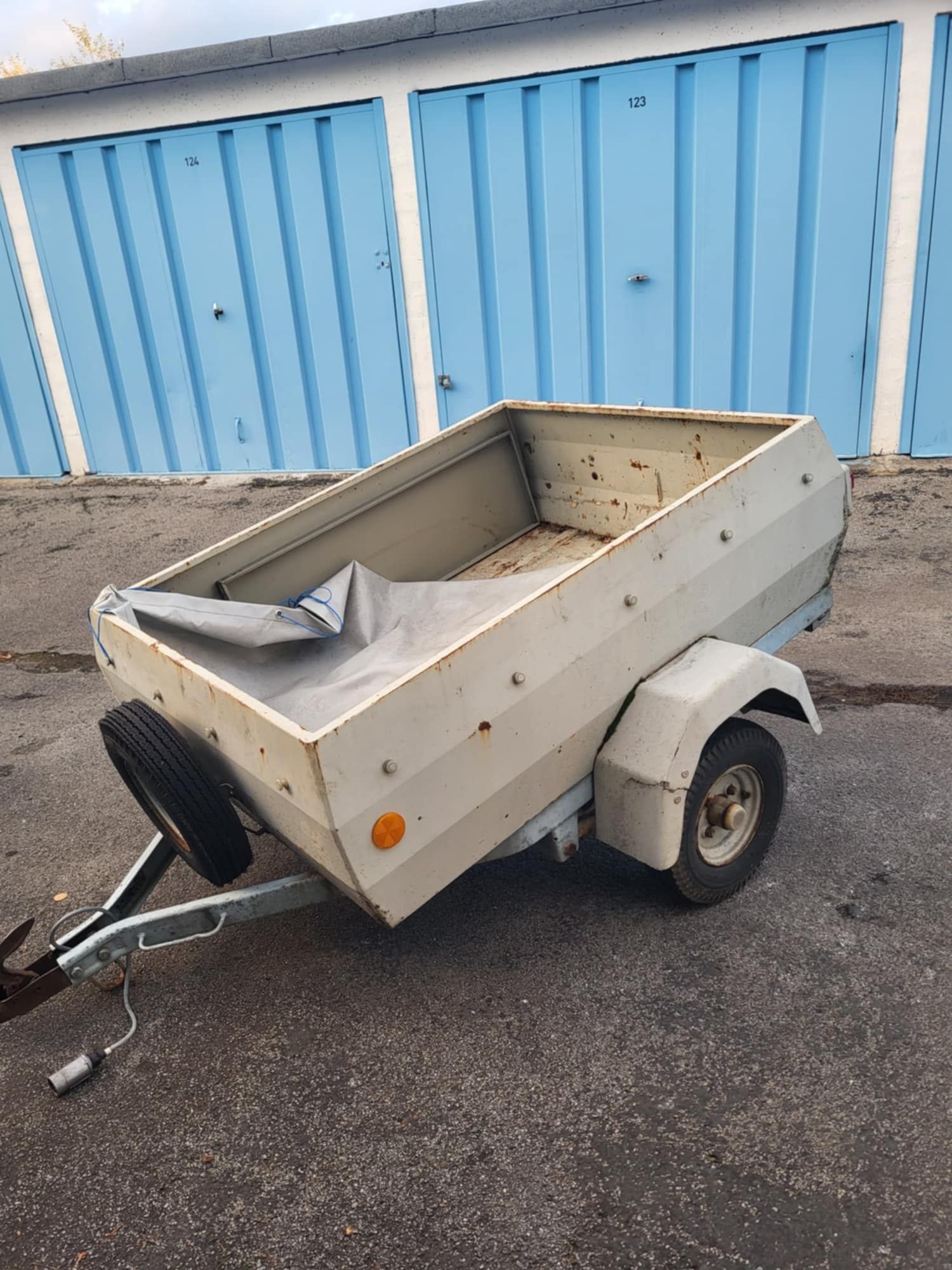 Продавам DDR ремарке