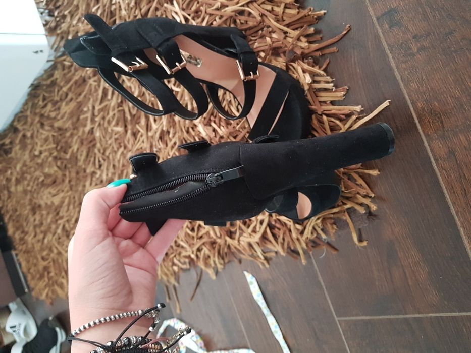 Sandale cu toc gros masura 38