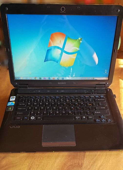 Laptop Sony Vaio VGN-CS31S/Q, cu mouse wireless CADOU