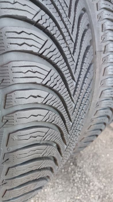 4бр. зимни гуми 215/65/17  Michelin Alpin 5
dot22
7 3мм
Много добро съ