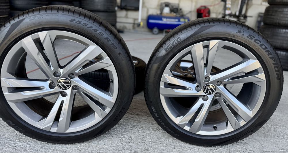 Jante Tiguan R19 VW Original Pirelli de vara 2023