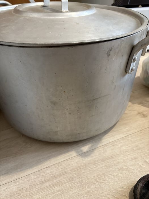 Кастрюля аллюминиевая 40 литров, почти новая