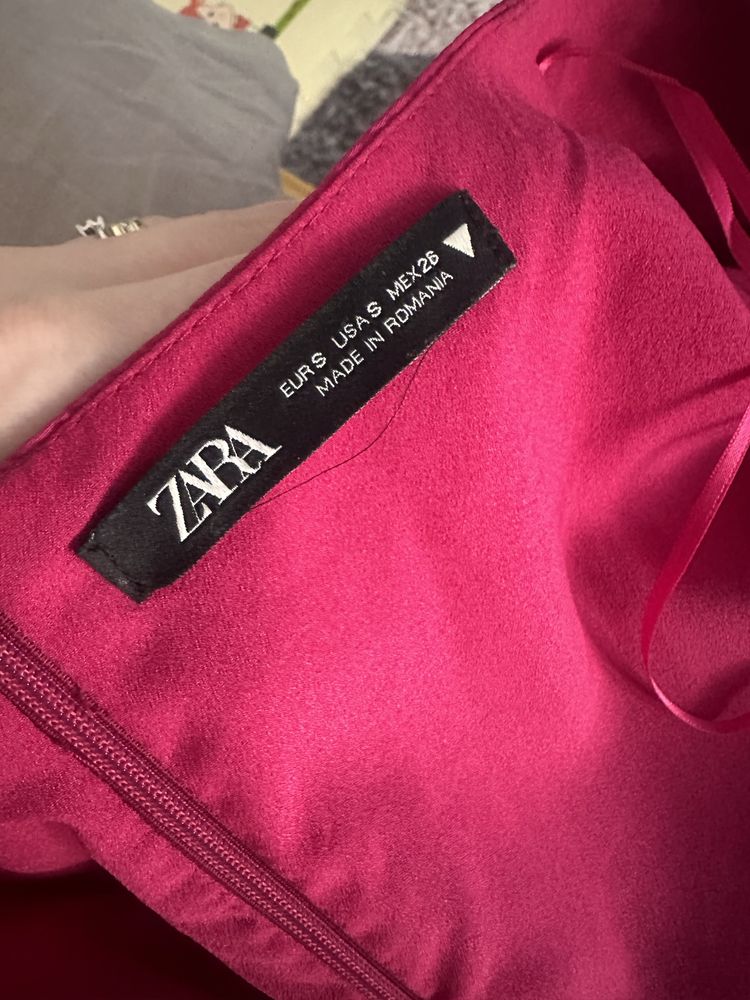 Rochie roz Zara cu buline mărimea S