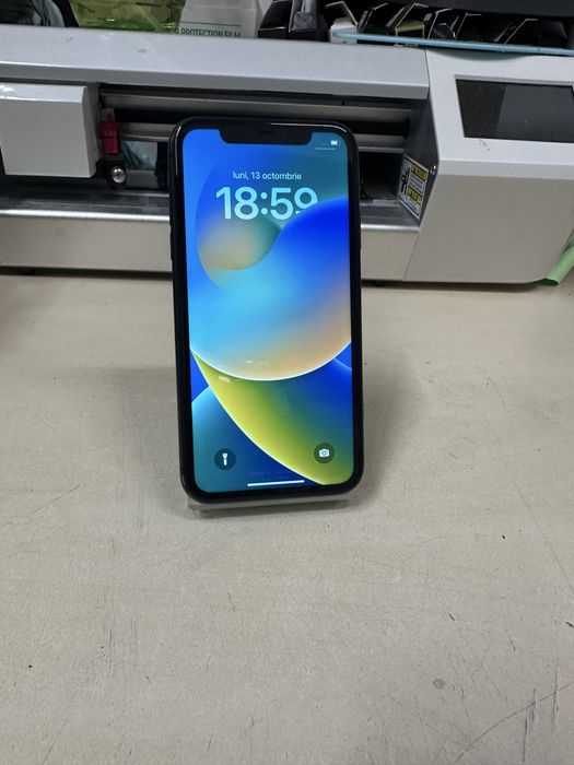 Iphone 11 / 100% baterie / folie sticla cadou / garantie