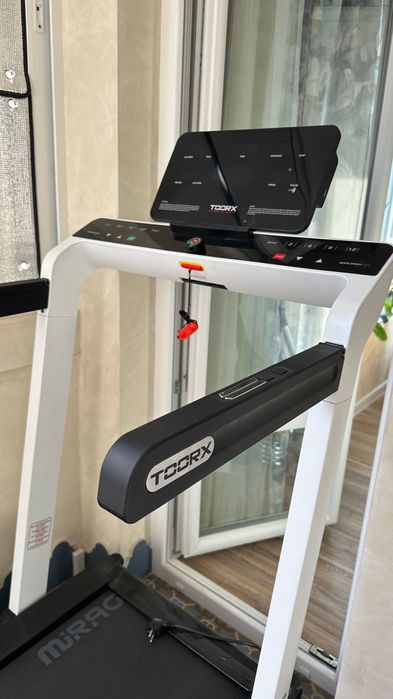 Бягаща пьтека 
Максимално поддържано тегло 120 Kg
Bluetooth,