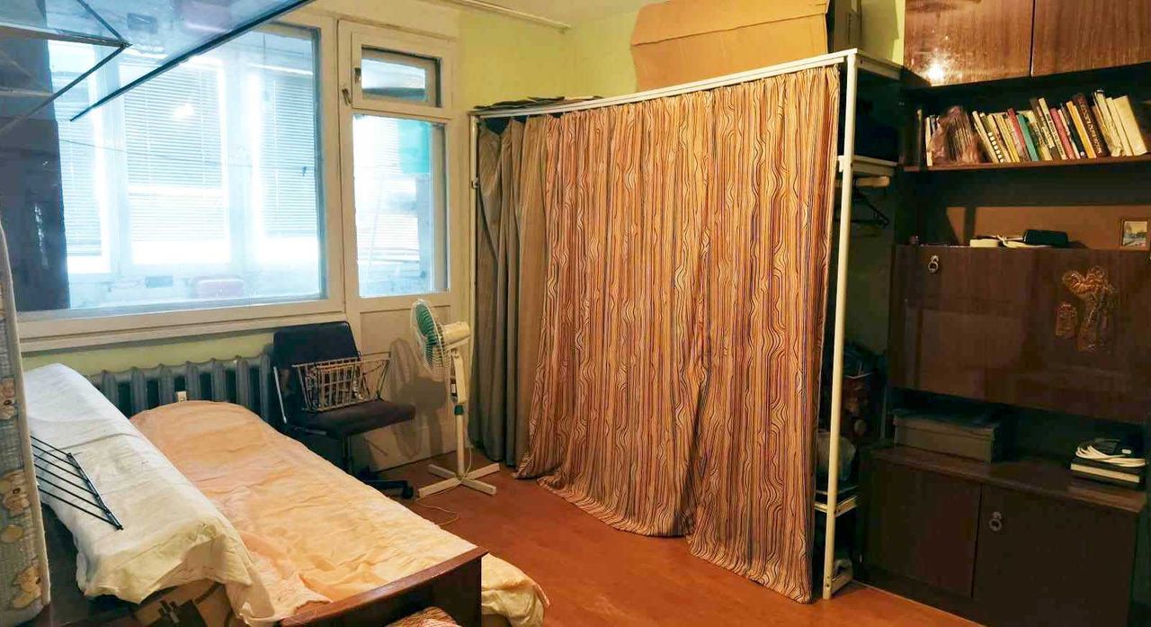 Дава се под наем Тристаен апартамент в Плевен, 9-ти квартал - 65 кв.м за 306 € - Снимка #3