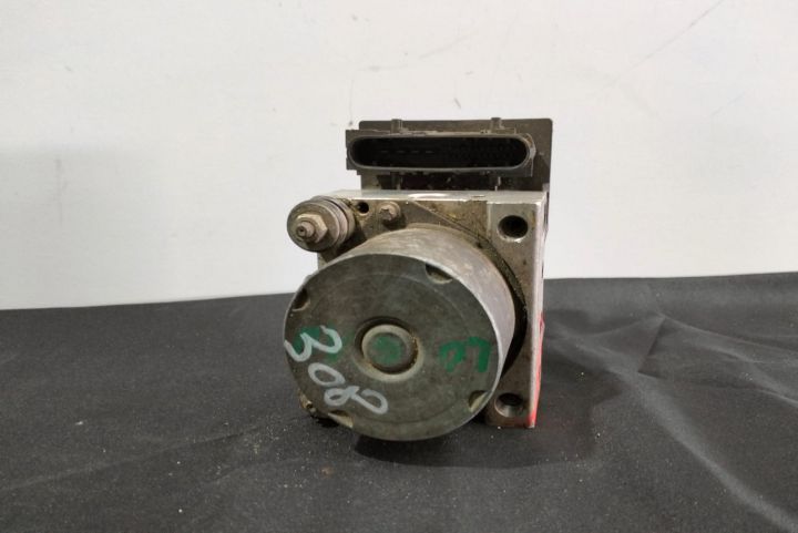 Pompa ABS 0265231488 / 8200262807 / 90B02AAY1 Dacia Logan prima gener