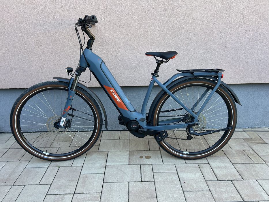 Cube Kathmandu ON1,Bosch CX, bicicleta electrica