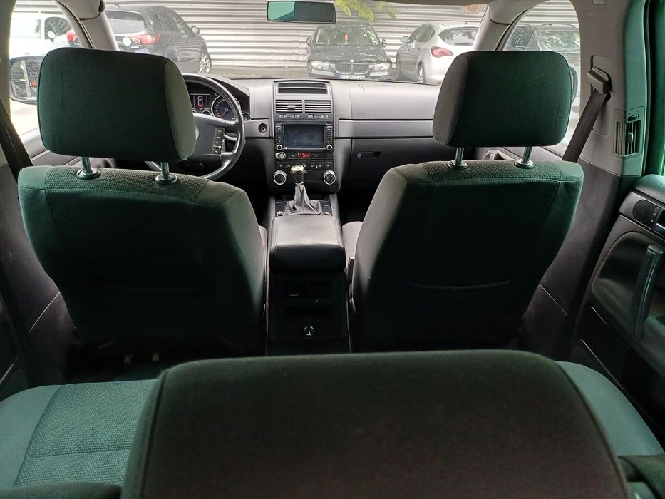 Продавам Таурег на пружини и ръчни