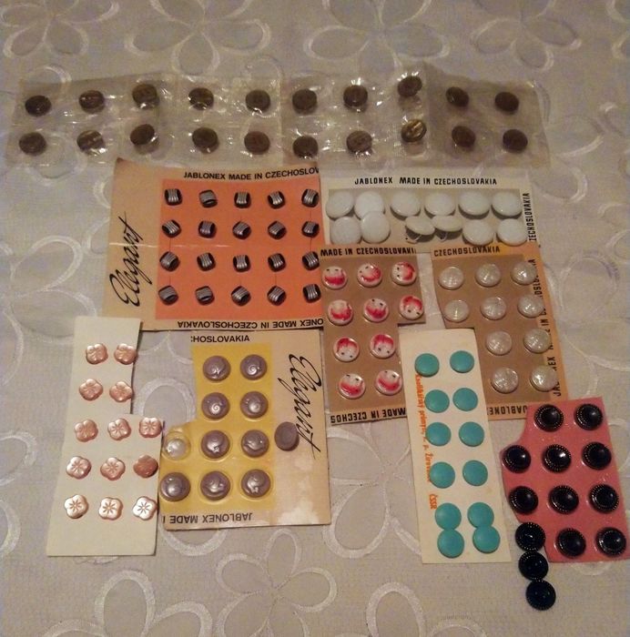 Пуговицы в наборах. Чехославакия.