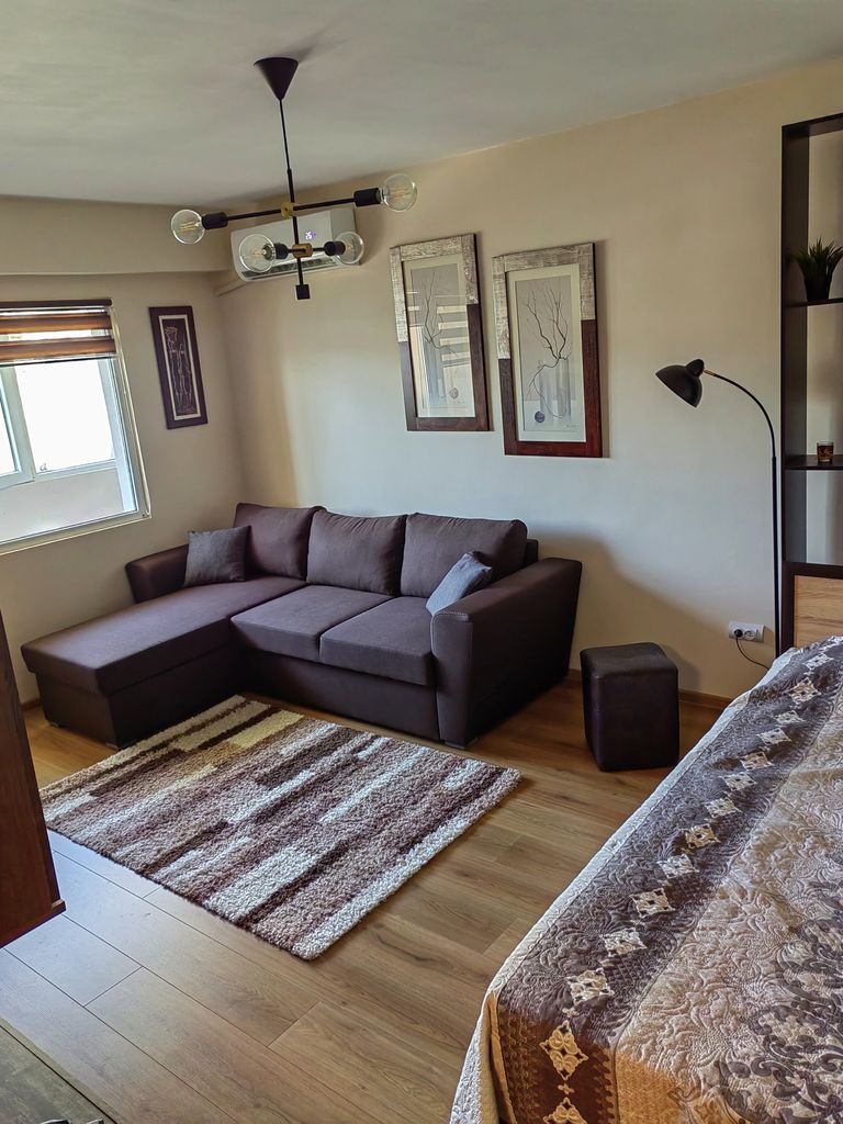 Дава се под наем Двустаен апартамент в Поморие - 50 кв.м за 280.5 € - Снимка #1