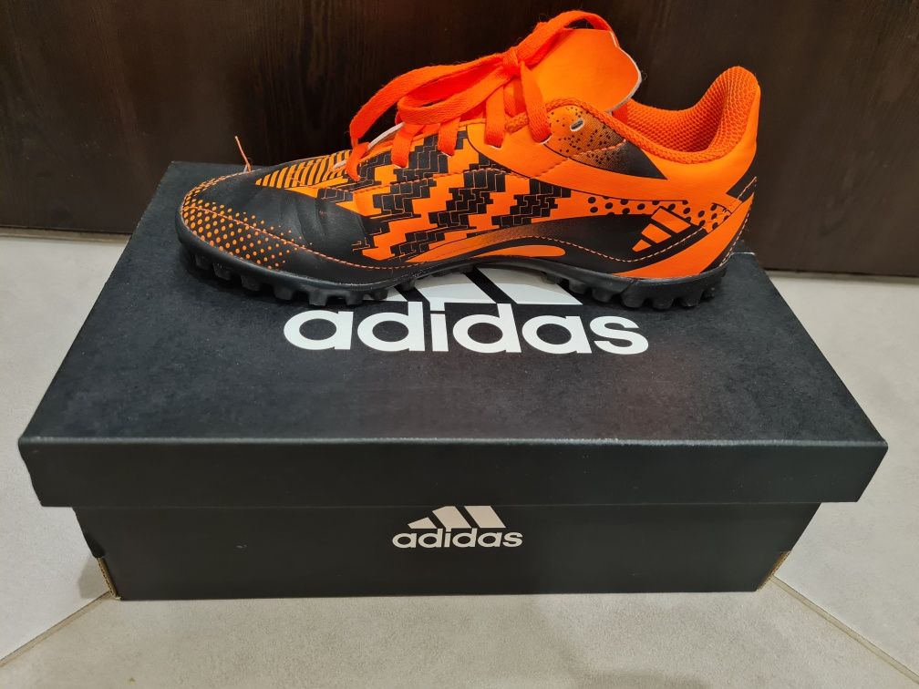 Бутонки   adidas
