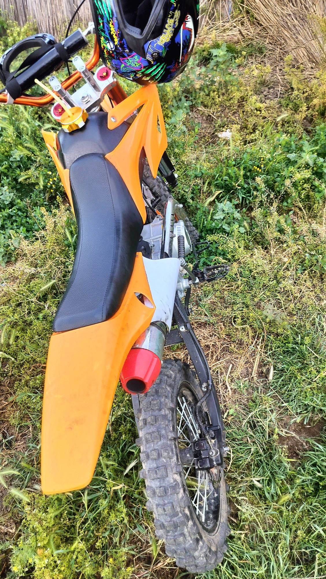 Vând cross 125 aproape nou