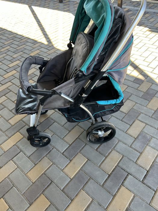 Продаётся детская прогулочная коляска