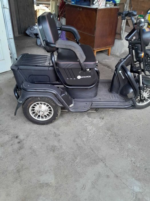 Vand tricicleta stare in buna de functionare