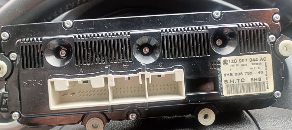 Panou comanda clima Skoda Octavia 2