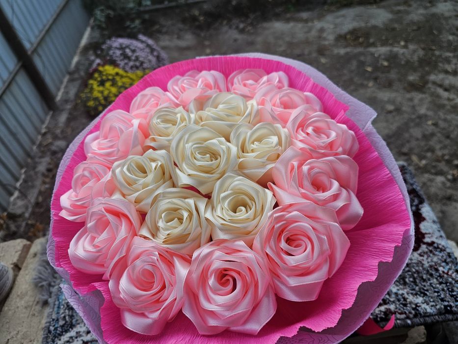 Букет из 19 роз на праздник