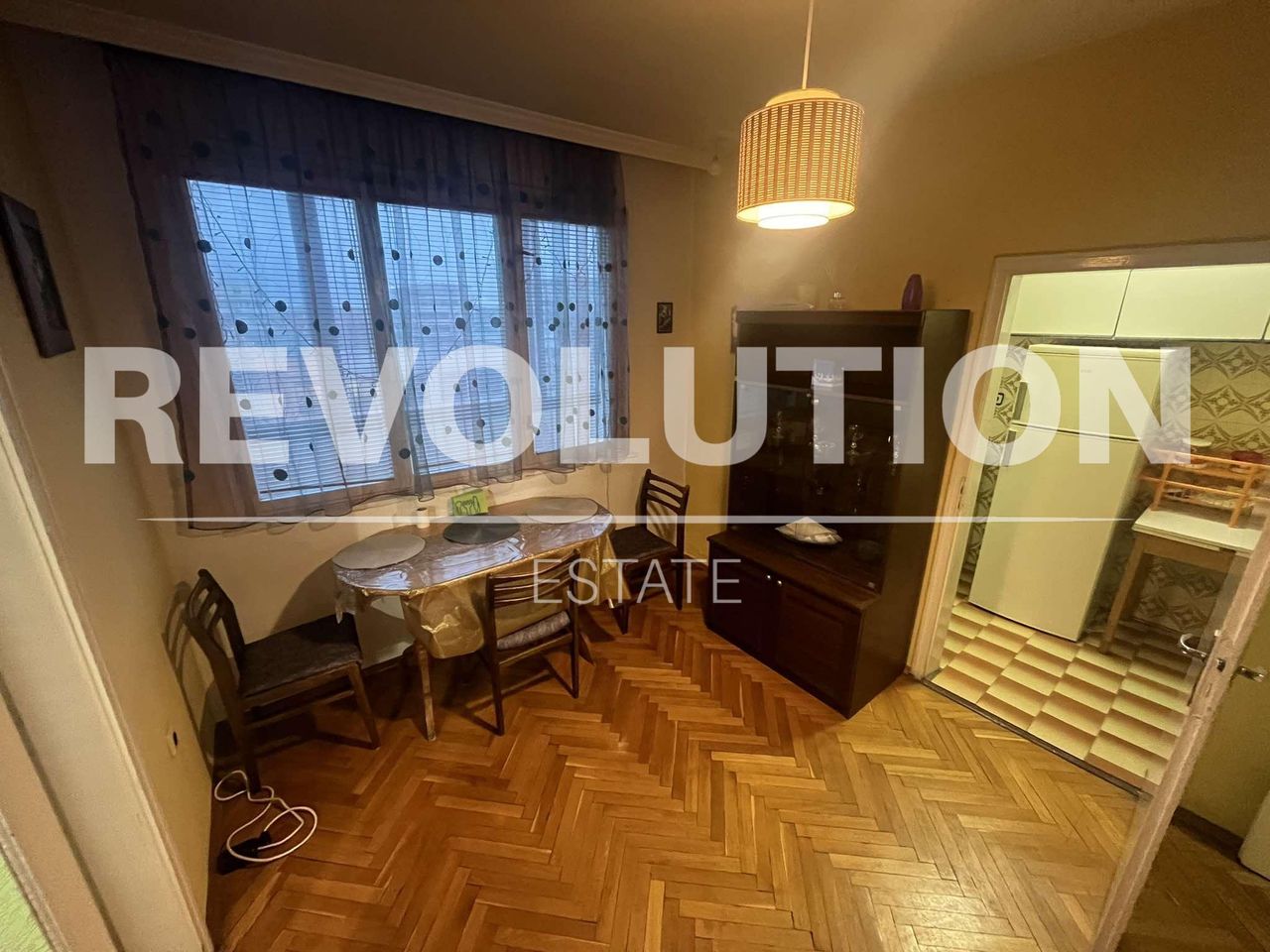 Дава се под наем Тристаен апартамент в Варна, Нептун - 100 кв.м за 400 € - Снимка #2
