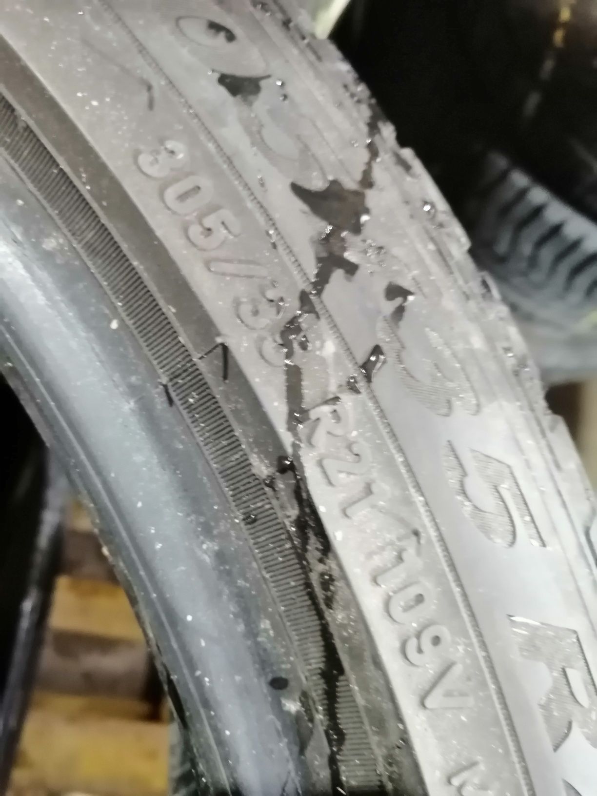 Спорт пакет зимни гуми 305/35/21 и 275/40/21 Pirelli
