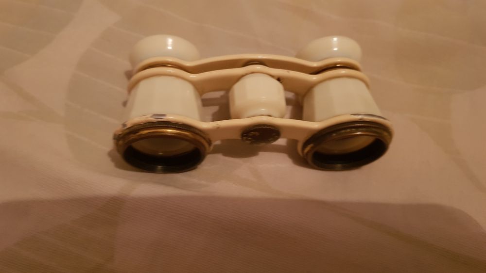 Бинокль театральный