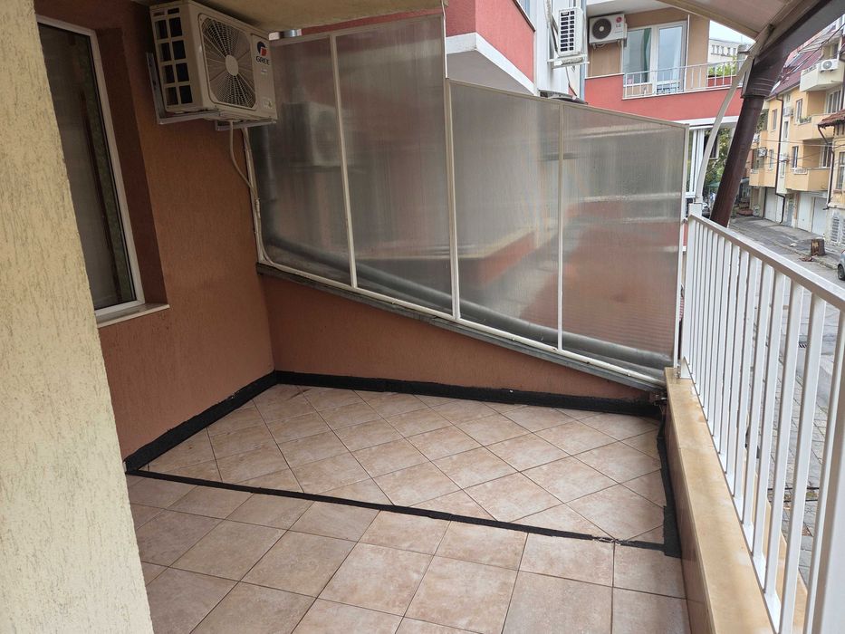 Продава се Тристаен апартамент в Плевен, Идеален център - 82 кв.м за 2244 €/кв.м - Снимка #17