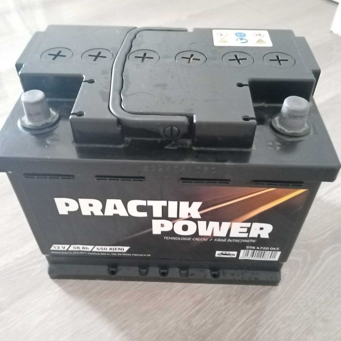 Vând baterie Noua 12V