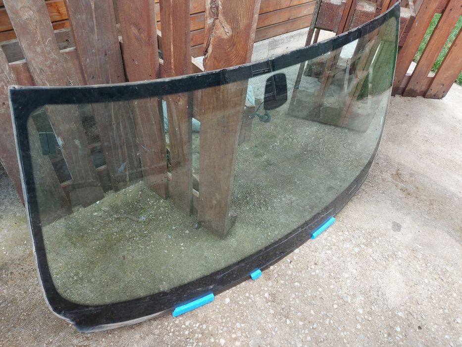 Предно ( челно) стъкло БМВ Е90 Е91 / BMW E90 E91