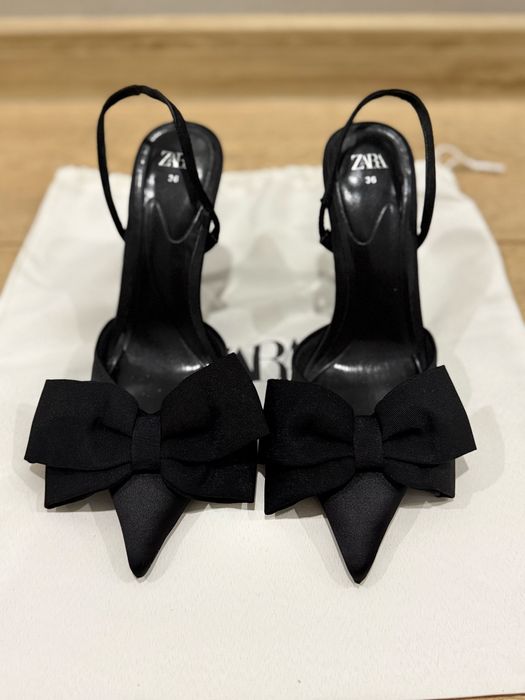 Токчета с панделки на Zara