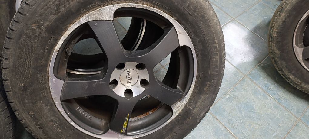 Vând jante aliaj dotz 5x108 pe r17