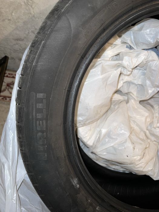 Продавам 2 летни гуми Pirelli Cinturato P1