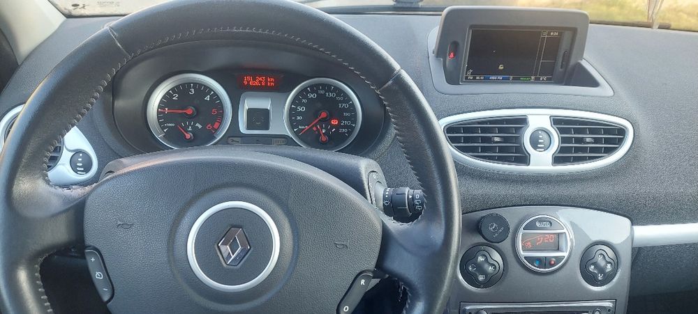Clio 3 grandtour 2012