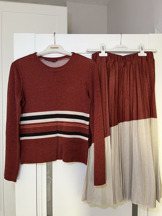 Двойка с блестящей нитью