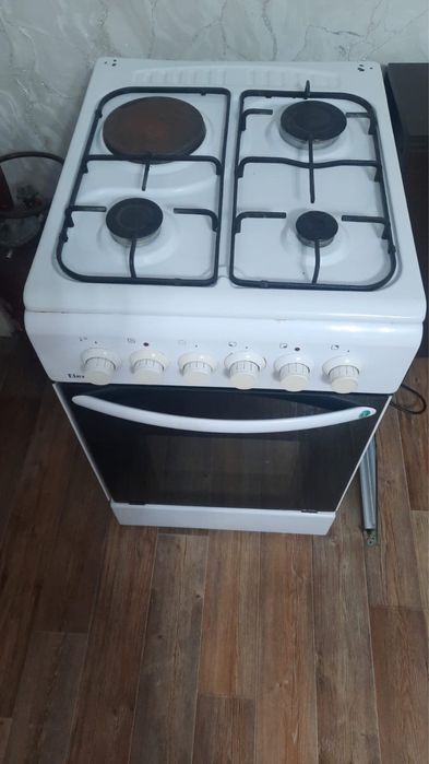 Продам газовую плиту