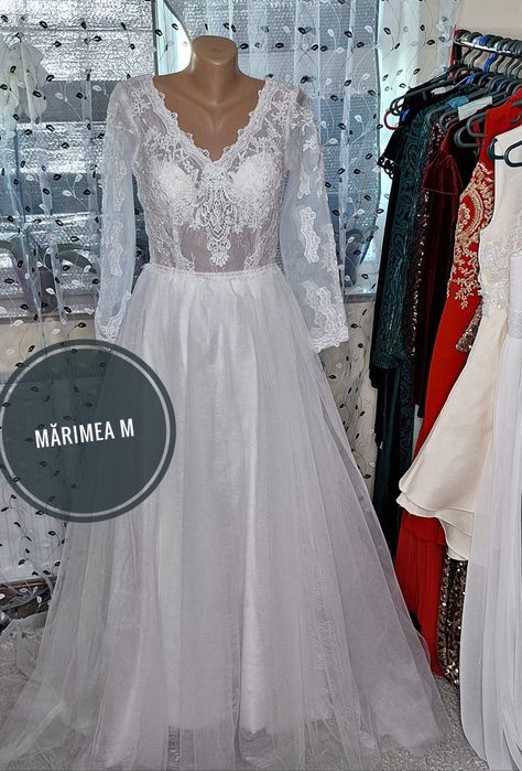 Rochie de mireasă nouă cu etichetă, include si voal