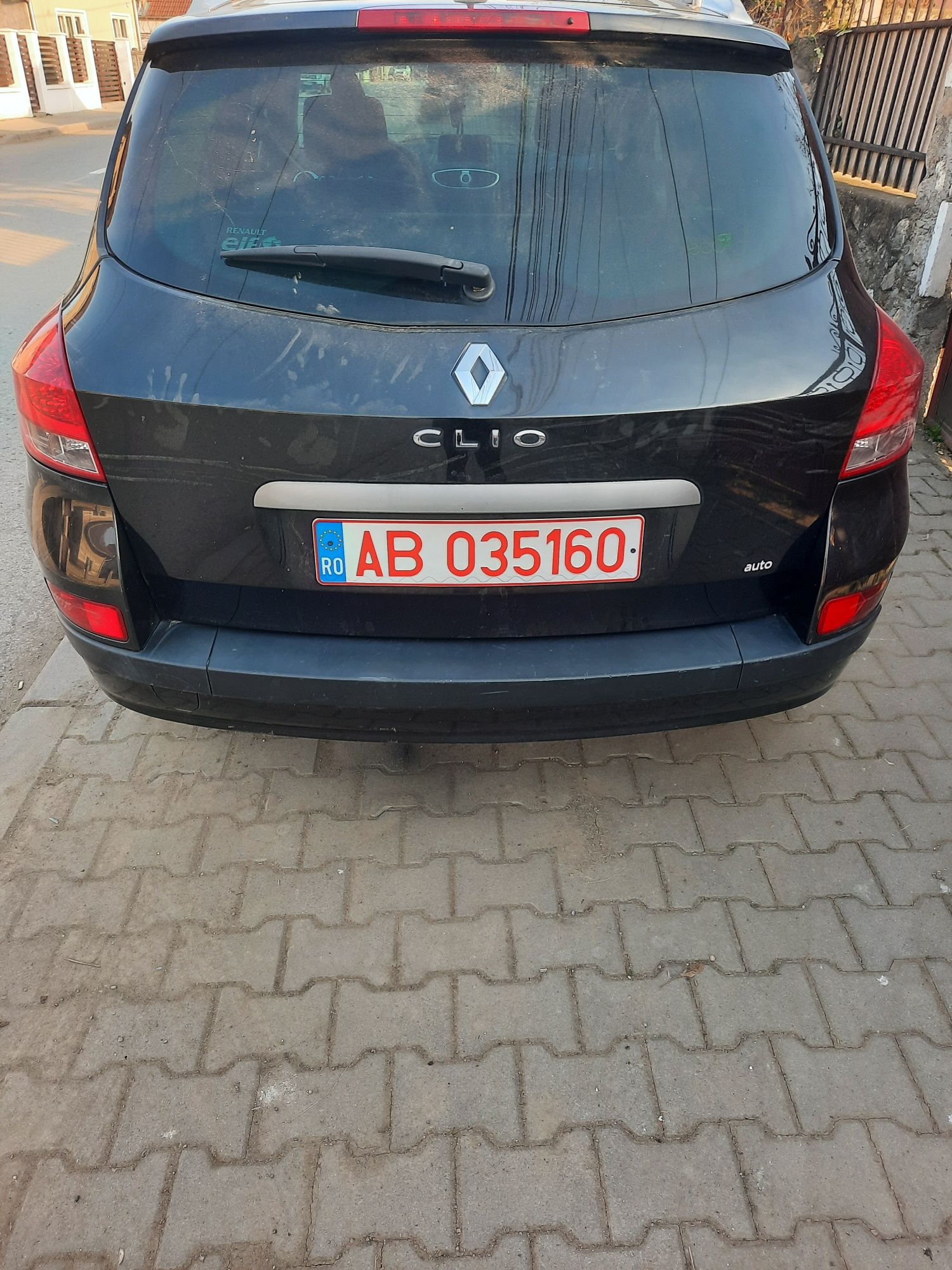 Vând Renault clio