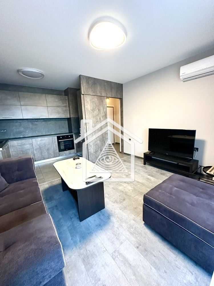 Луксозен двустаен апартамент под наем в Green Hill Residence