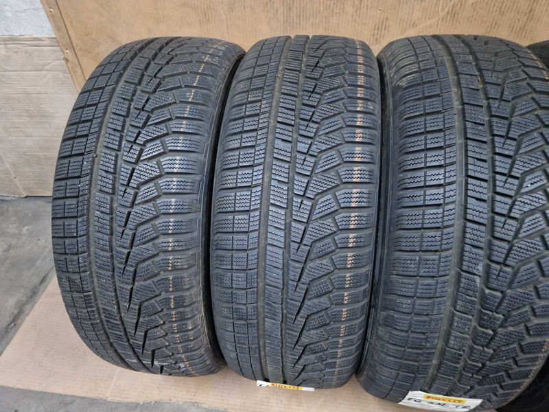 4 Hankook R18 235/55
зимни гуми DOT3519