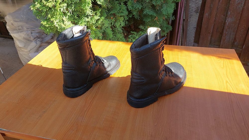 Ghete piele naturala Brandit