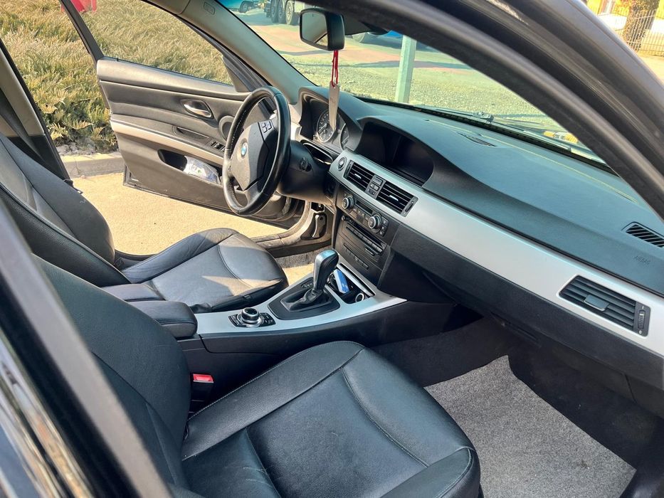 Vând BMW 320 e91 x drive Automată