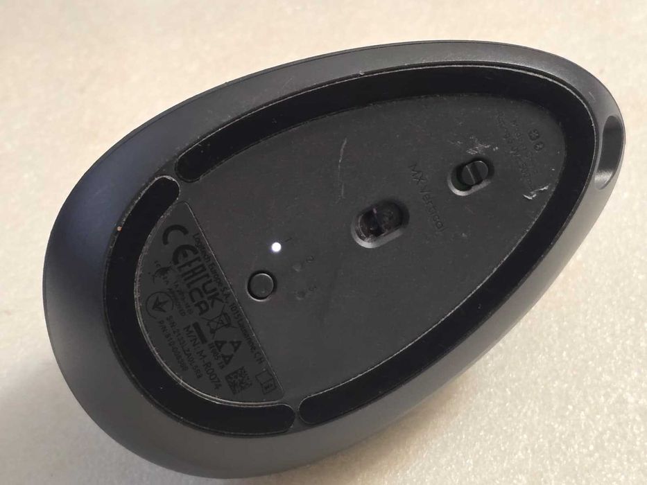 Mouse bluetooth Logitech MX Vertical, Gri, 4000 DPI USB-C