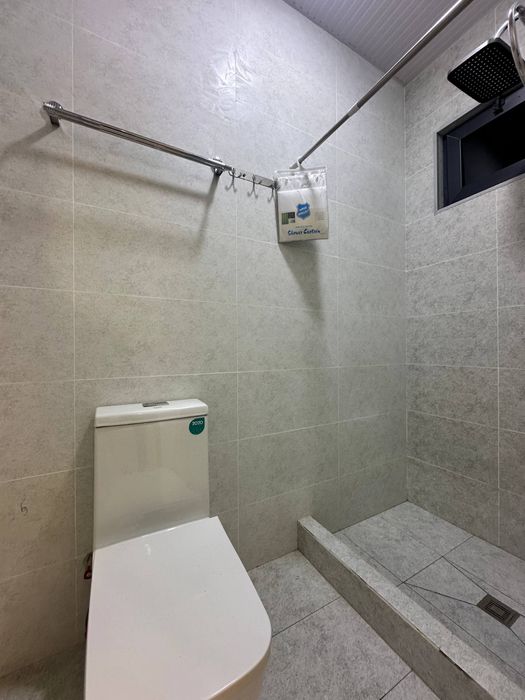 Sergeli xonabodda 1.7 sotix 5 xona uchaska sotiladi