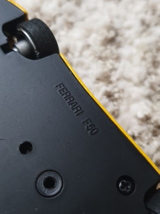 Vand doua machete Ferrari