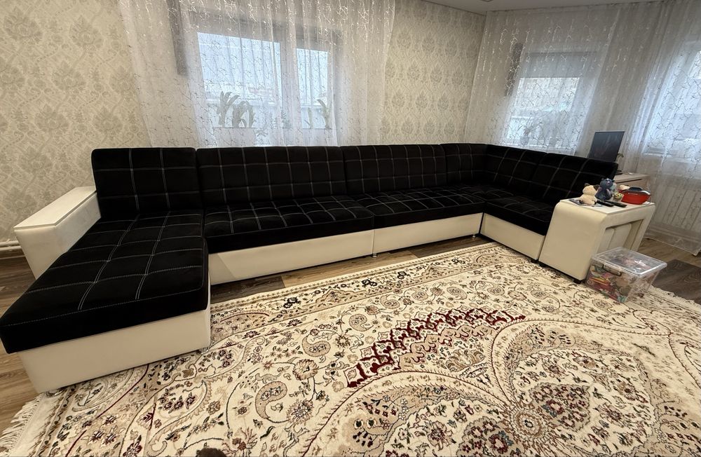 Большой модульный диван